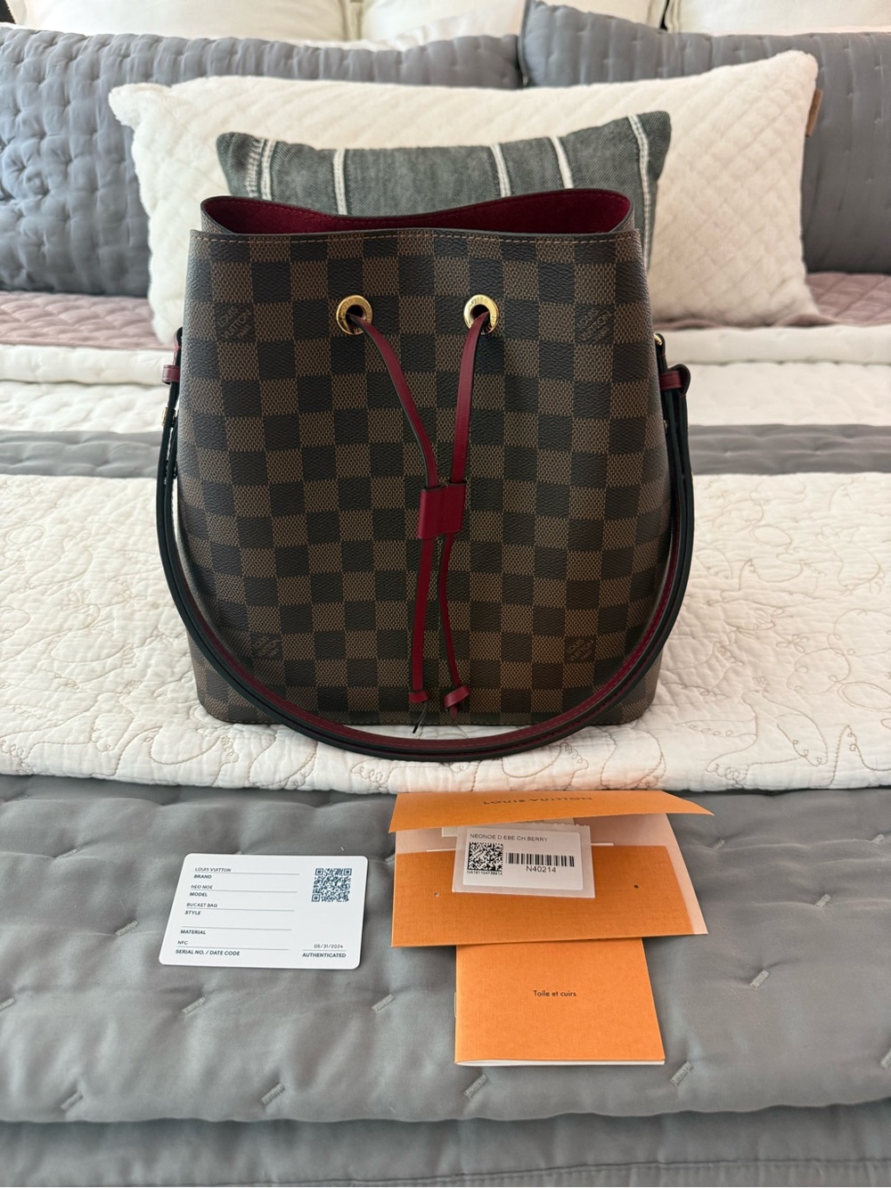 EUC Louis Vuitton Neo Noe Damier Ebene Cherry